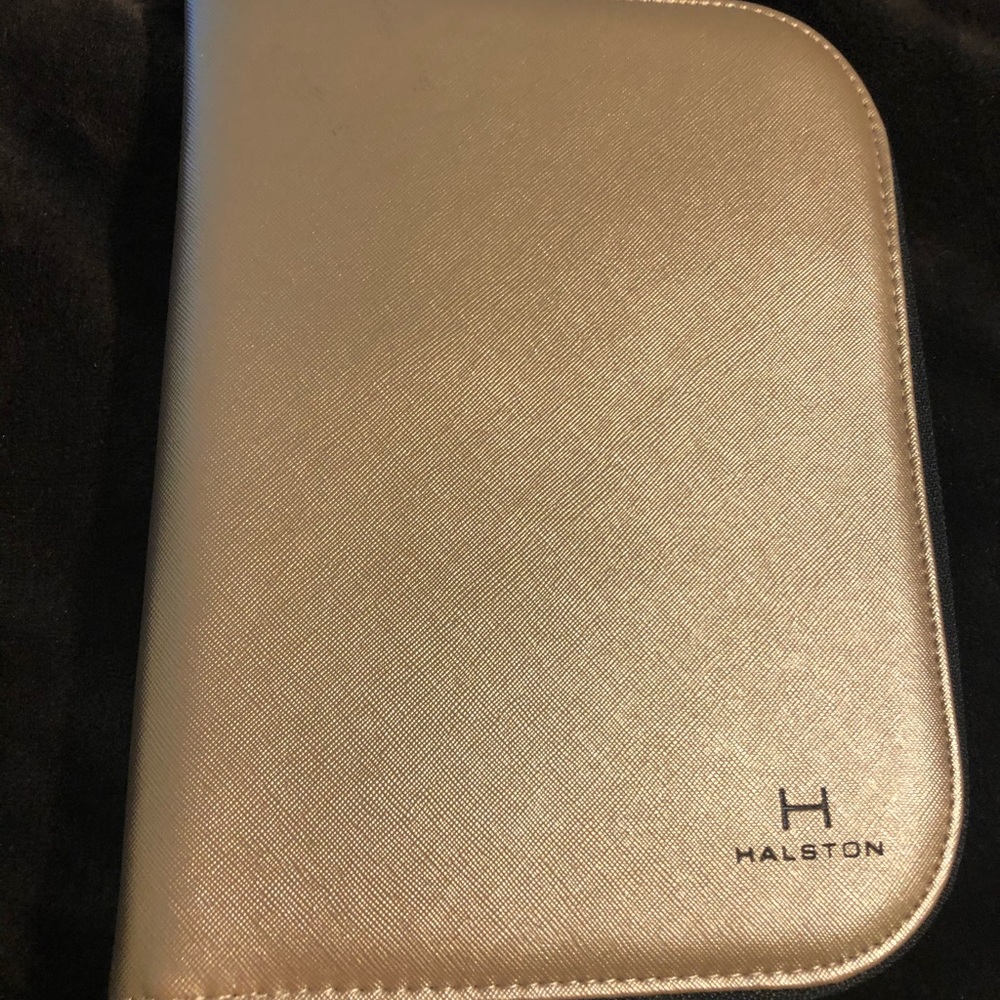 Halston jewelry organizer